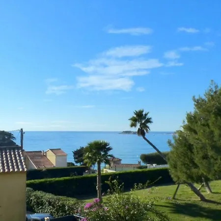 Haven Of Peace With Pool Facing The Sea Holiday home *
